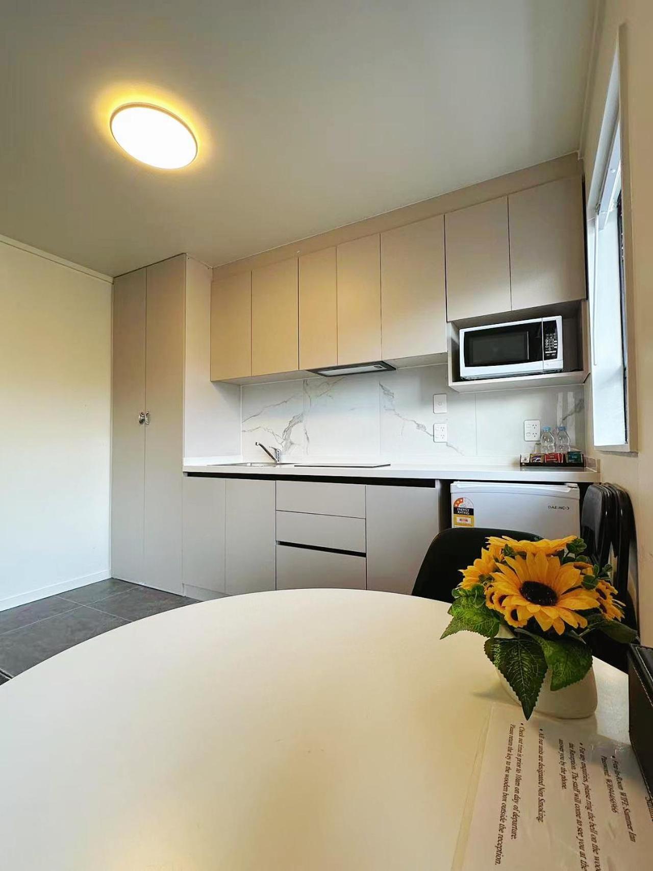 Summer Inn Motel โอเรวา ภายนอก รูปภาพ