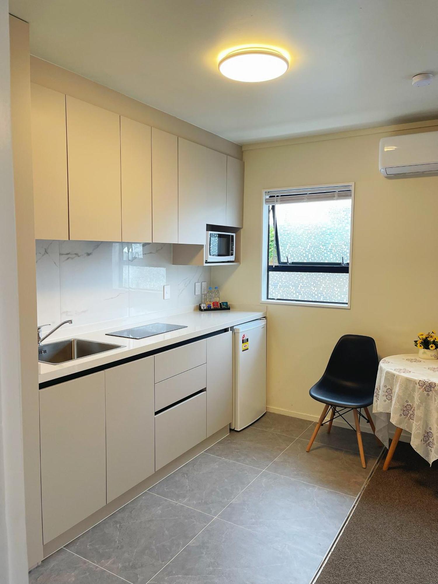 Summer Inn Motel โอเรวา ภายนอก รูปภาพ
